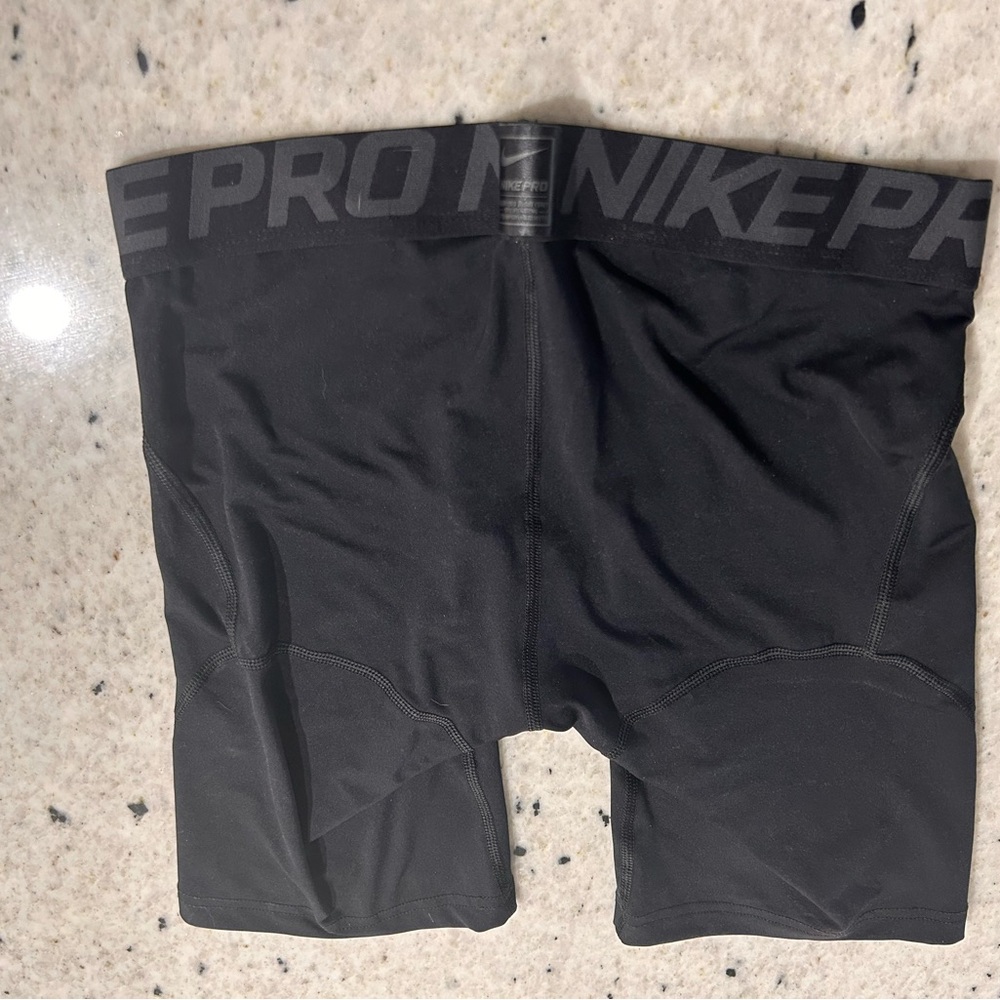 Nike compression size medium - Picture 3 of 3